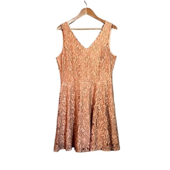 NWT! Soprano lace sleeveless dress - Picture 1 of 8